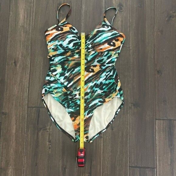 One Piece Abstract Cheetah Print Swimsuit (read for measurements) - Picture 6 of 7